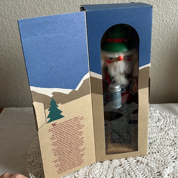 Nutcracker Village Vintage Bavarian Handcrafted Wooden Nutcracker With Box - Picture 3 of 16